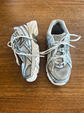 New Balance 990v3 Women's Gray & White